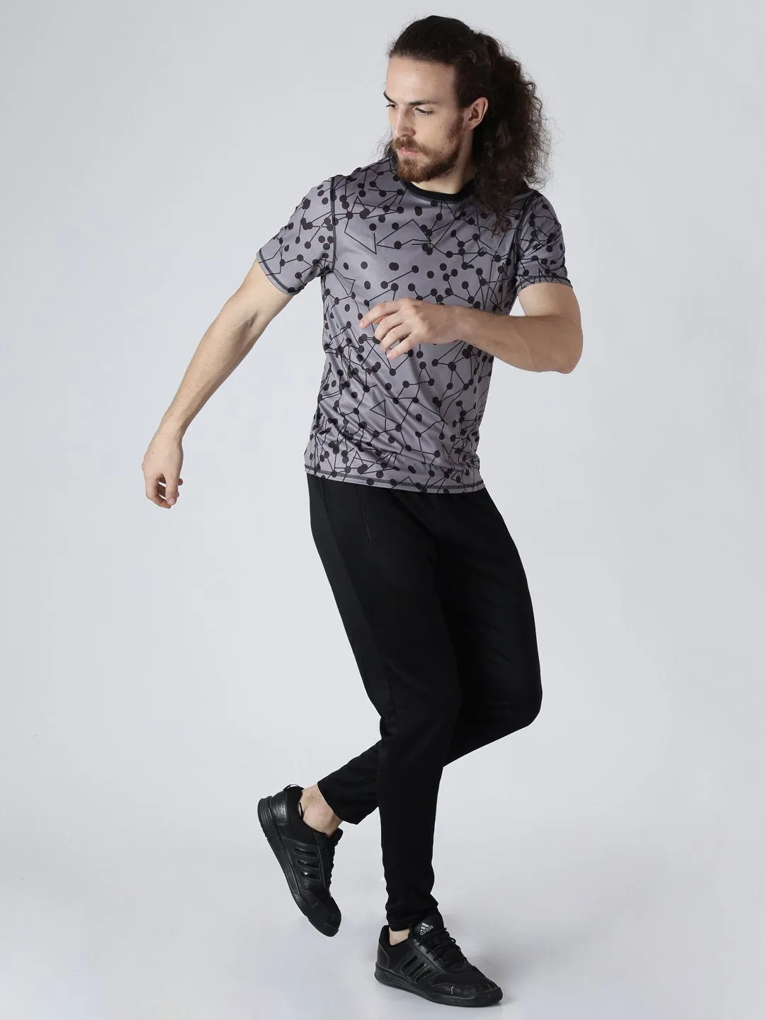 Alcis Men Taupe & Black Printed Round Neck Outdoor Reversible T-shirt