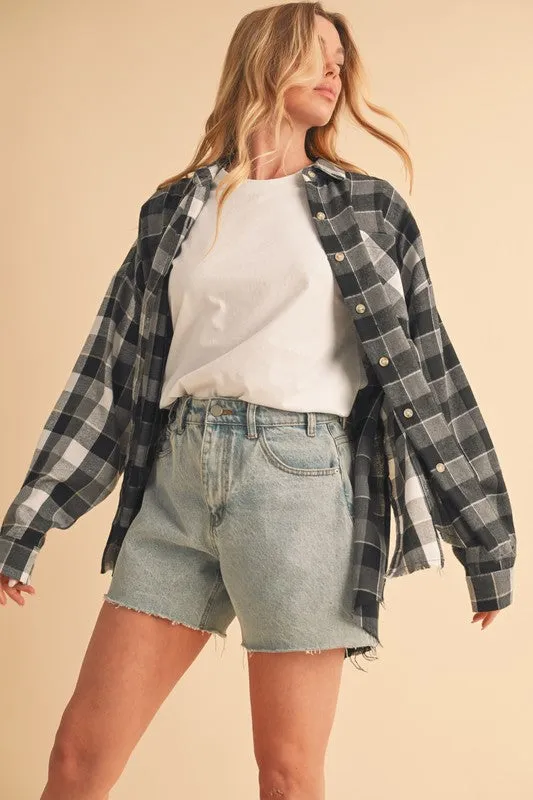 Black/White Frayed Hem Plaid Button Up Flannel Shirt