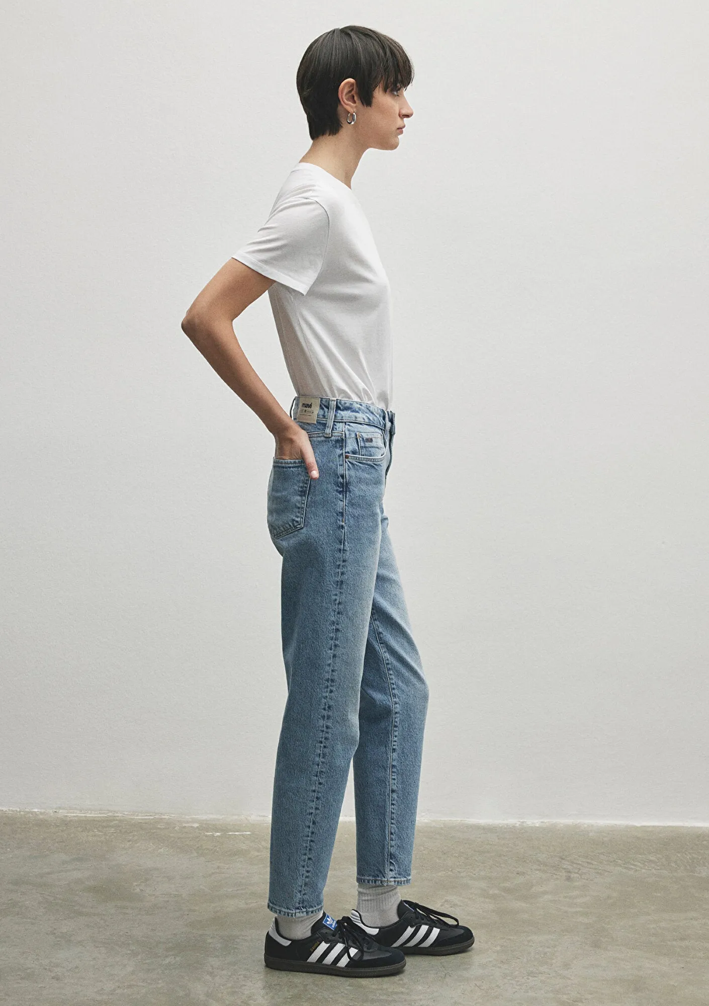 Cindy Mid Classic Denim Jean Pants