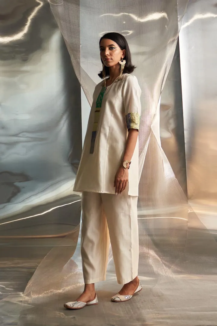 Mis'r Embroidered Short Kurta Co-ord Set