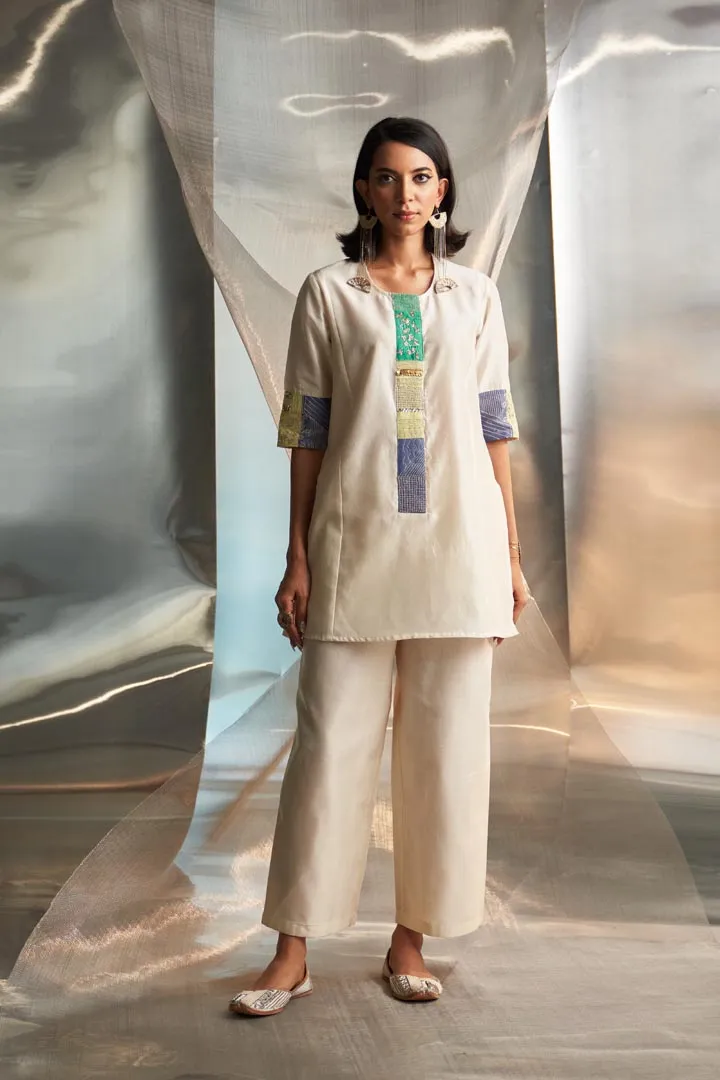 Mis'r Embroidered Short Kurta Co-ord Set