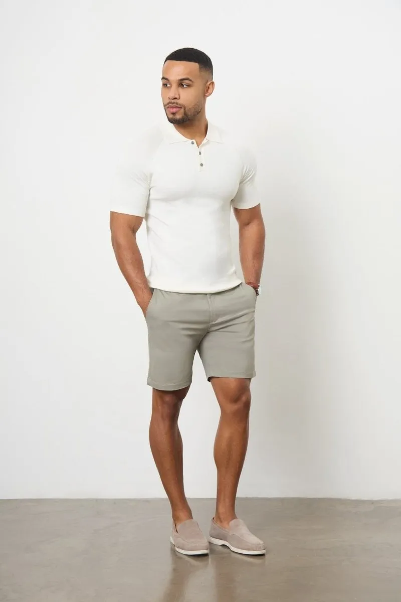 Muscle Fit Chino Shorts in Soft Khaki