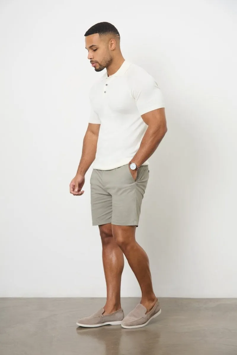 Muscle Fit Chino Shorts in Soft Khaki