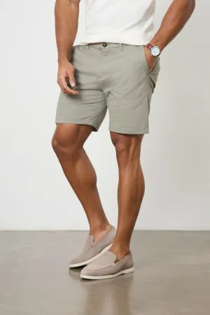 Muscle Fit Chino Shorts in Soft Khaki