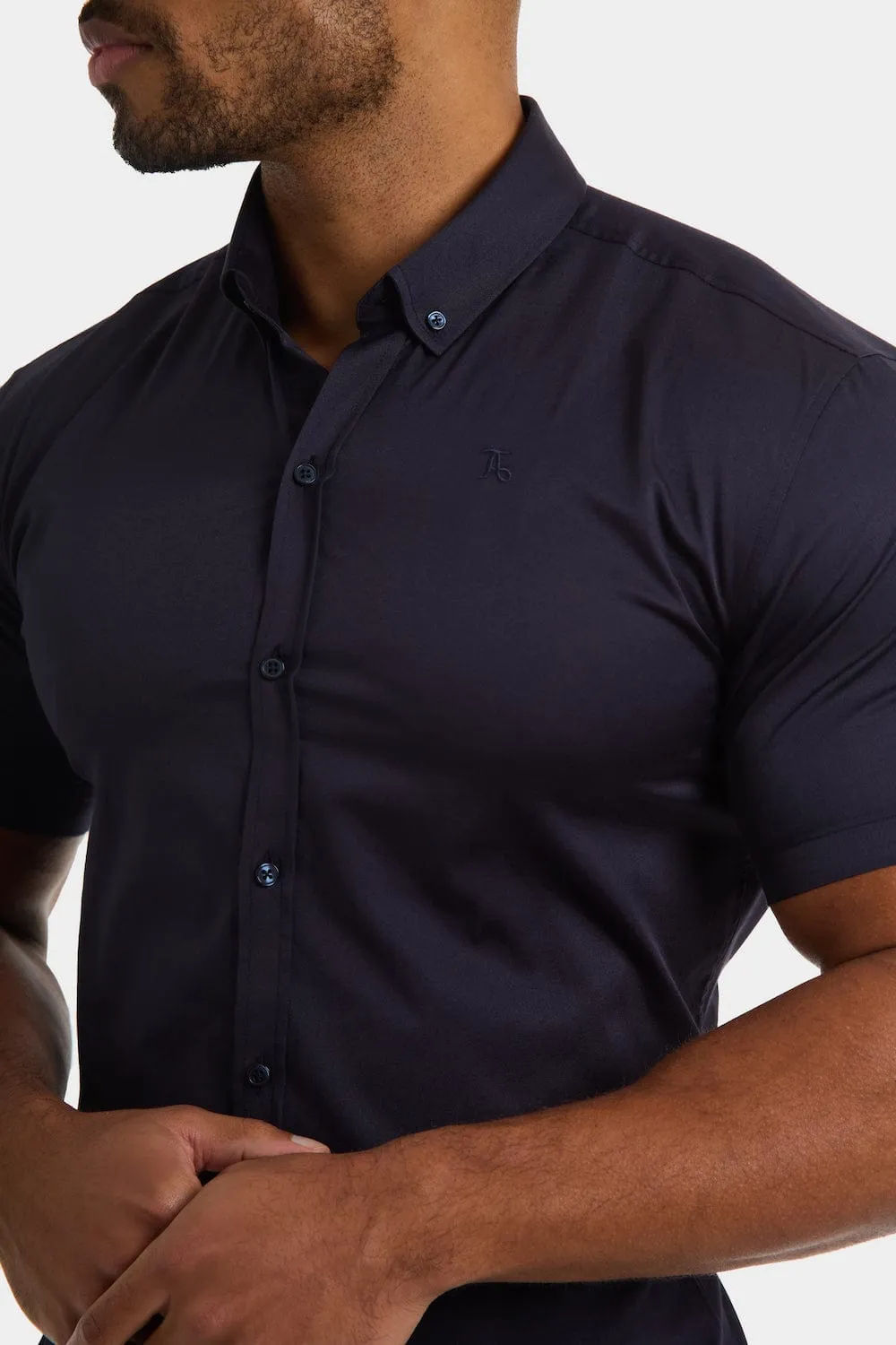 Muscle Fit Short Sleeve Signature Shirt in Navy