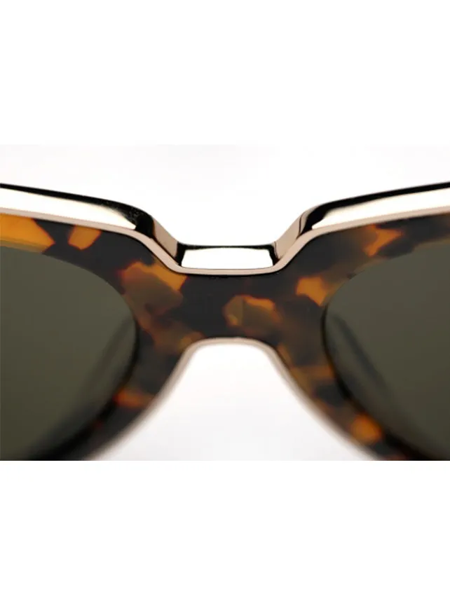 One Astronaut in Tortoise