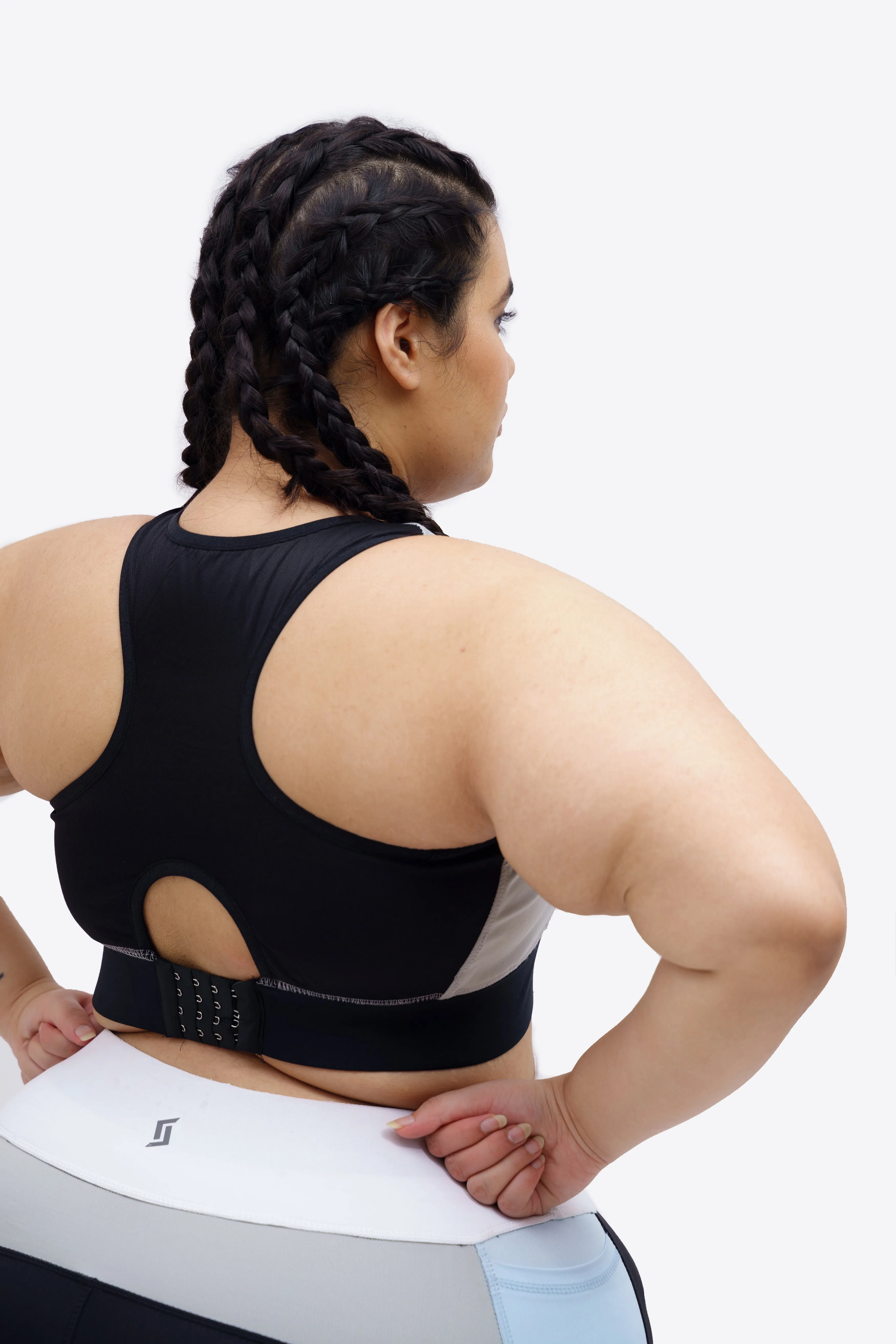 Studio Sports Bra: Medium Suport || White