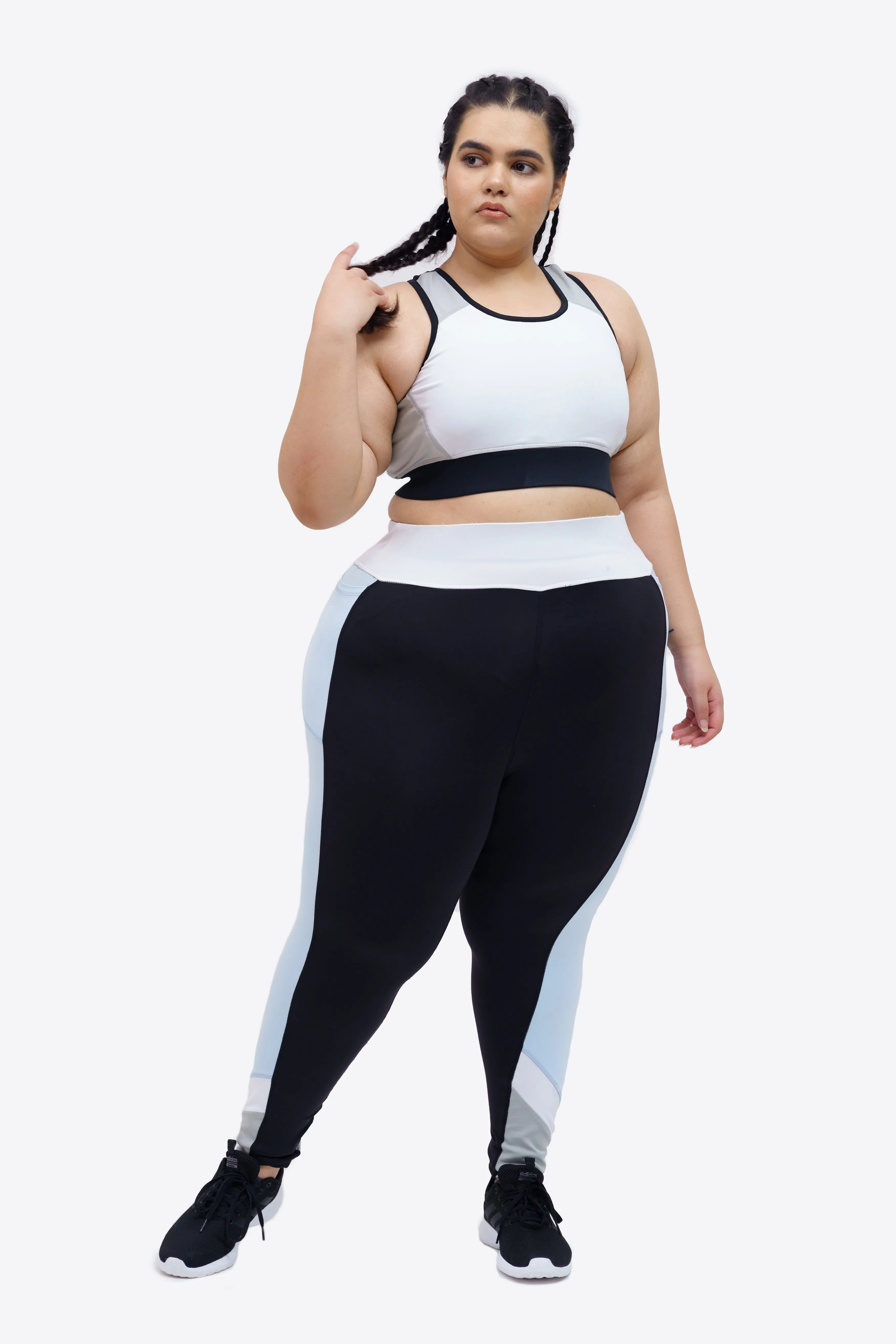 Studio Sports Bra: Medium Suport || White
