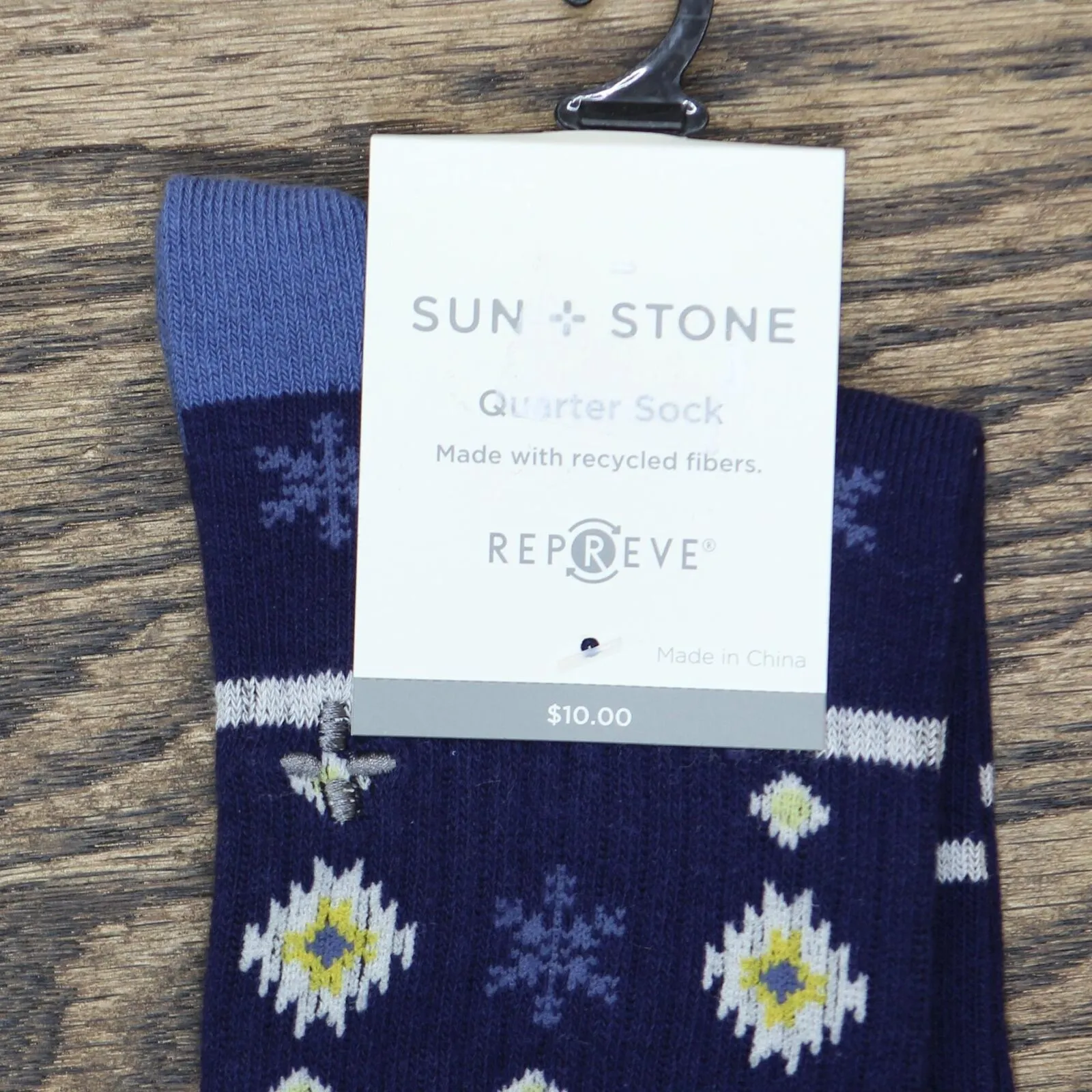 Sun   Stone Men's Snowflake Holiday Half-Calf Socks