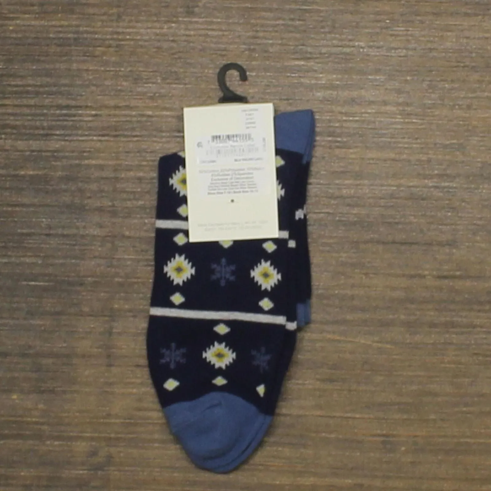 Sun   Stone Men's Snowflake Holiday Half-Calf Socks